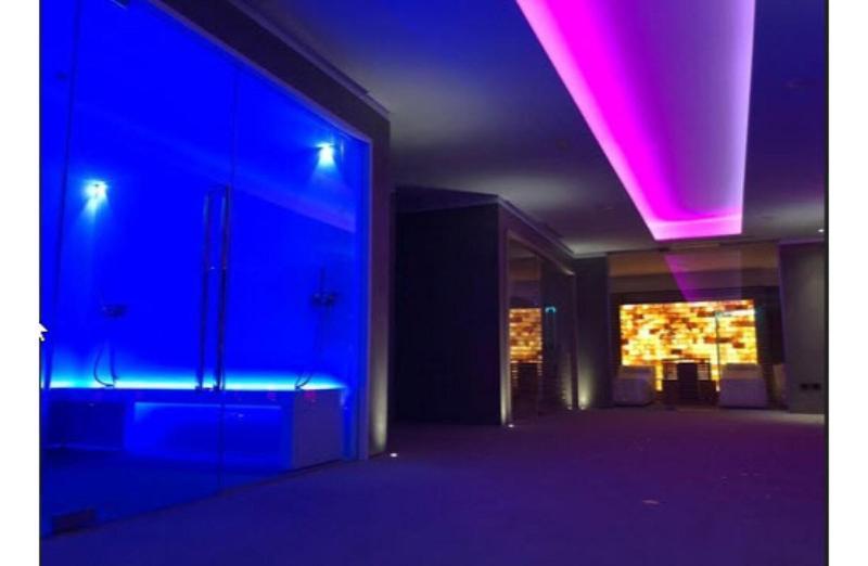 5Miglia Hotel & Spa รีวีซอนโดลี ภายนอก รูปภาพ