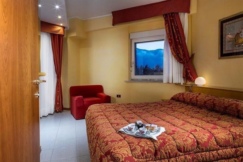 5Miglia Hotel & Spa รีวีซอนโดลี ภายนอก รูปภาพ